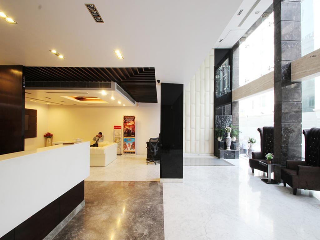 Hotel Elegance New Delhi Exteriör bild