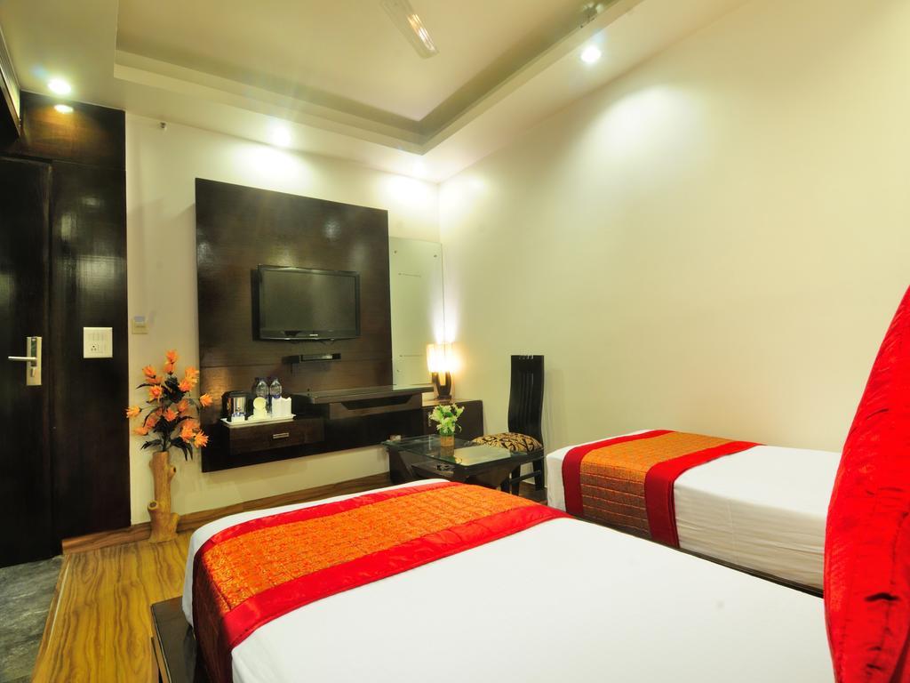 Hotel Elegance New Delhi Exteriör bild