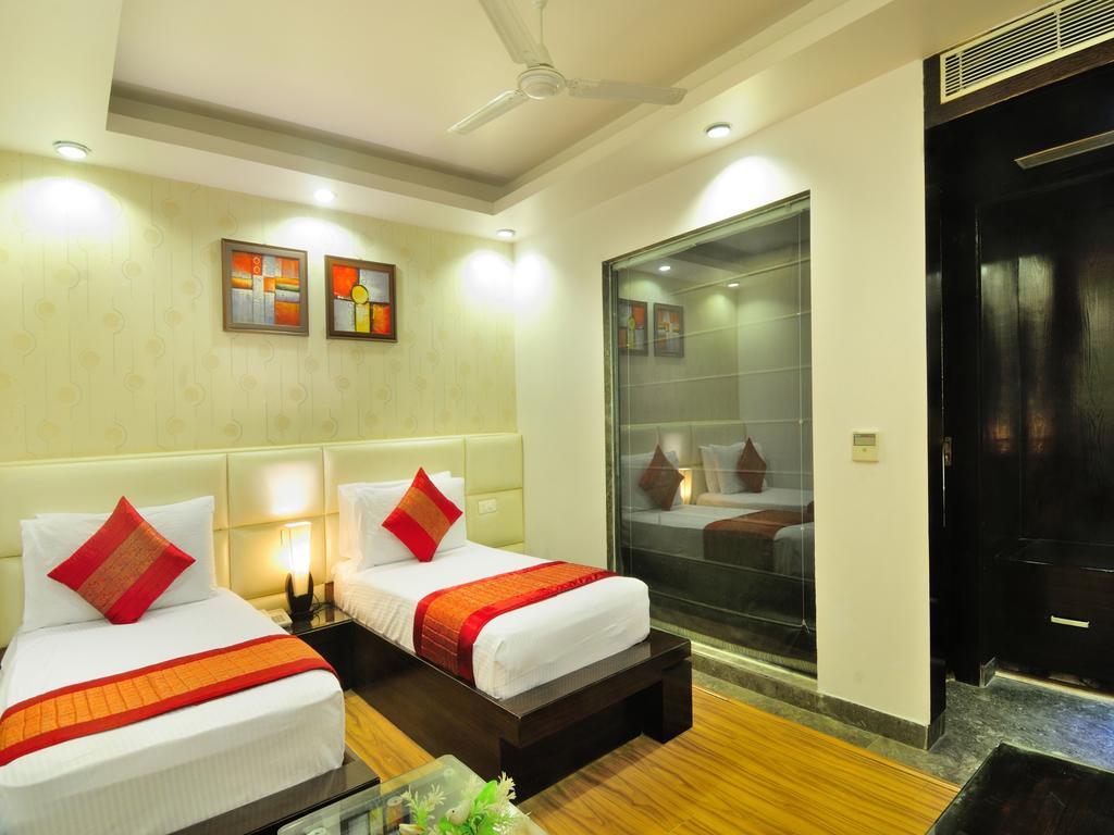 Hotel Elegance New Delhi Exteriör bild