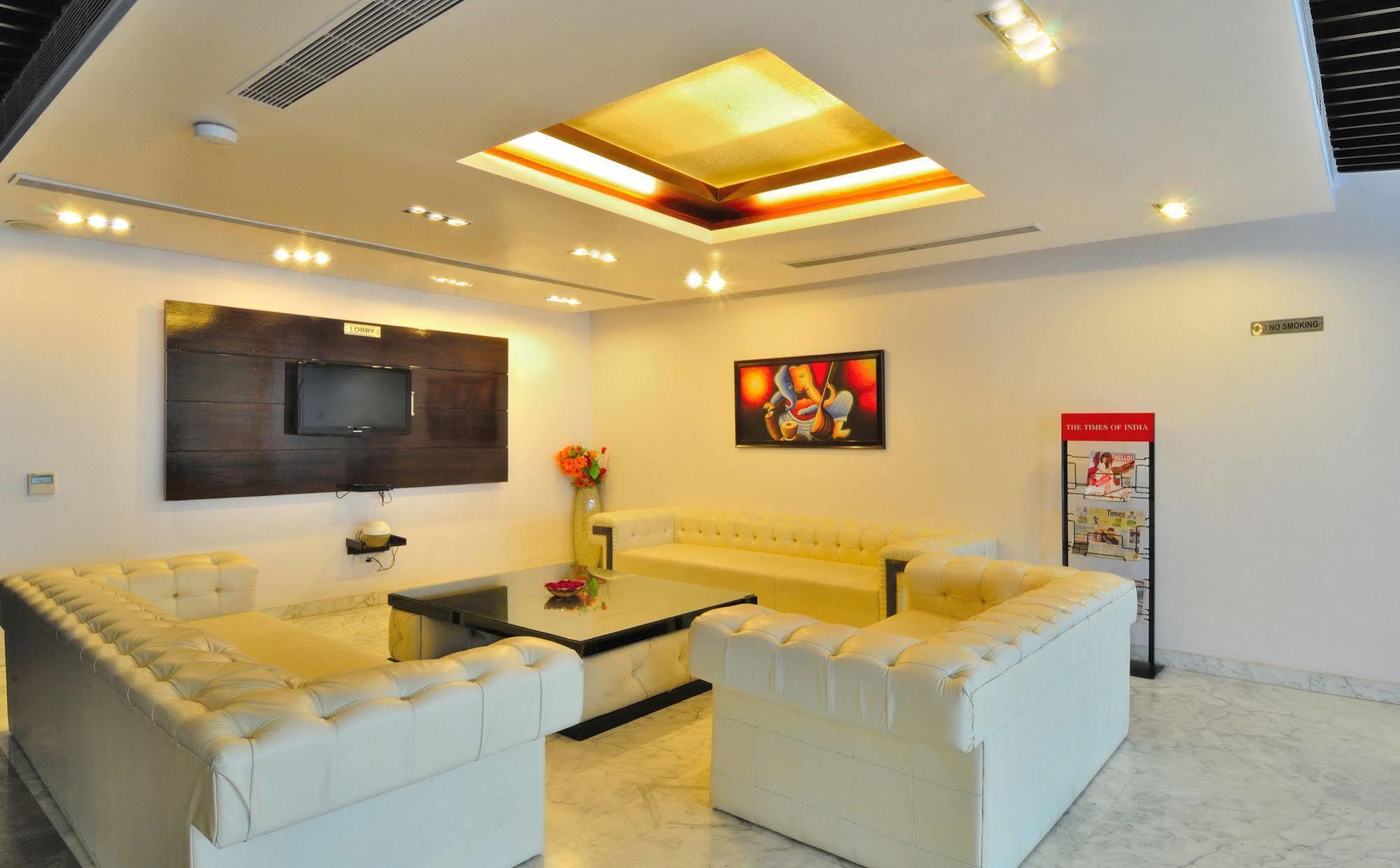 Hotel Elegance New Delhi Exteriör bild